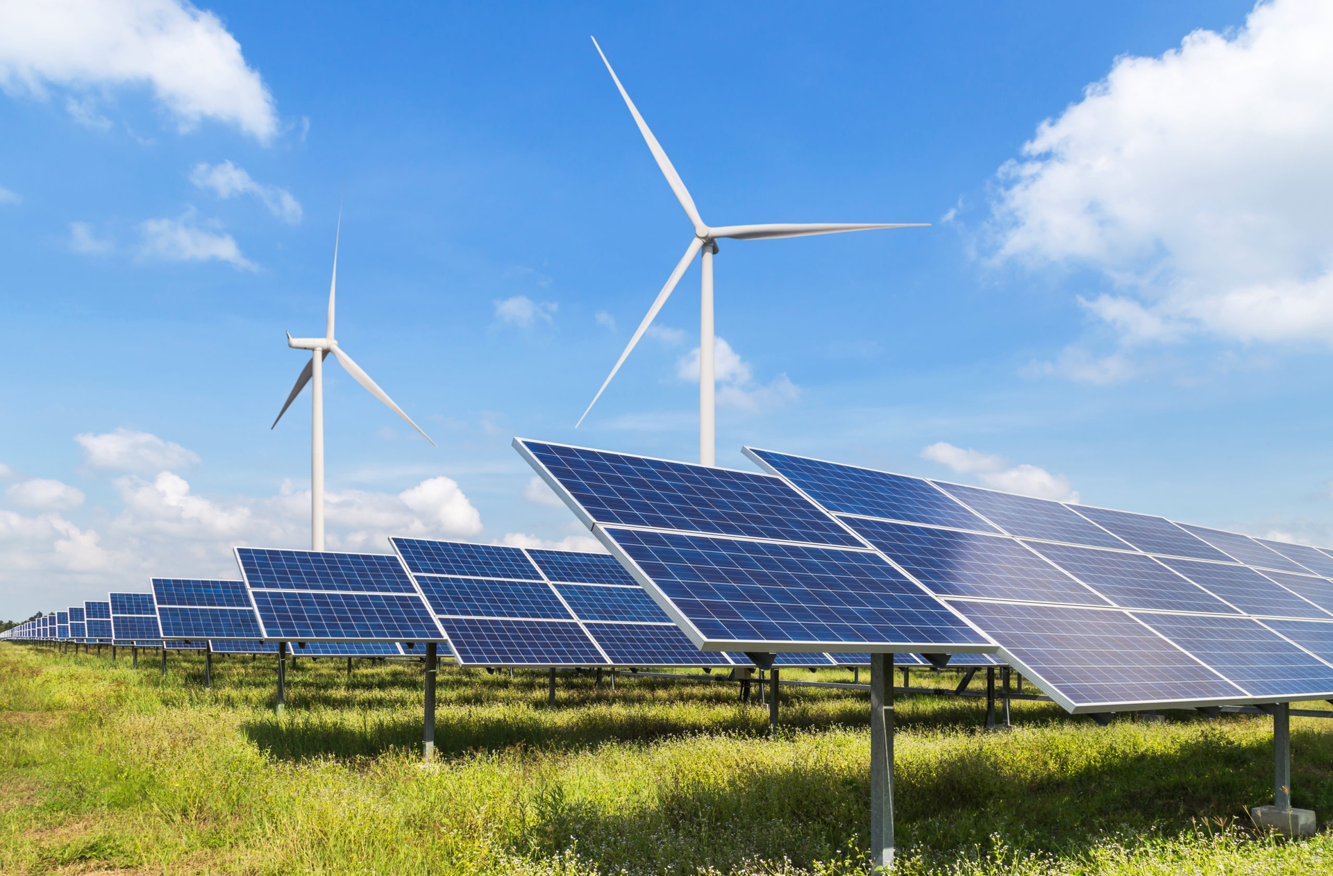 Yenilenebilir Enerji Kullanımı ve Yeşil Dönüşüm